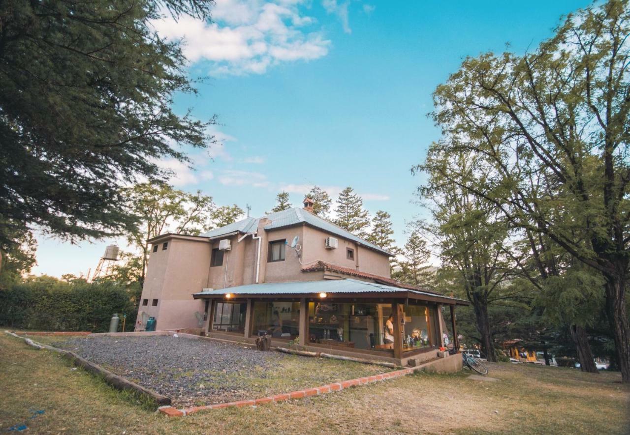 The Hostelhouse Centro. Casa De Huespedes. Villa General Belgrano Exterior photo